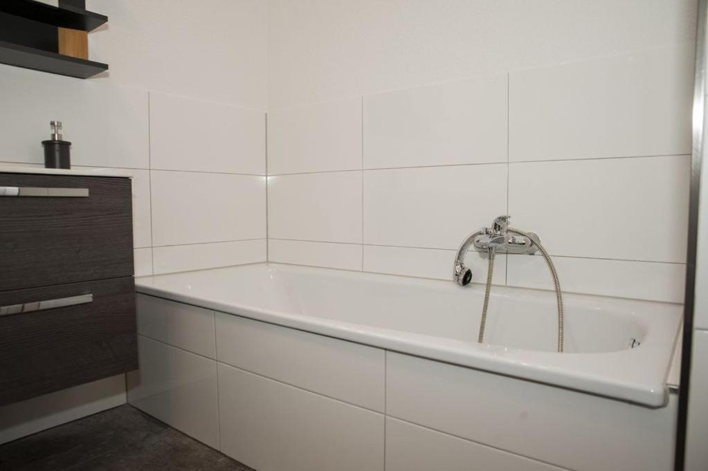 Exklusive Ferienwohnung Mit Balkon, 2 Schlafzimmer Im Haus Sertuerner Einbeck Kültér fotó